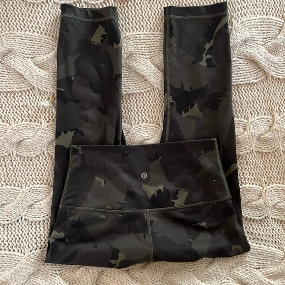 Lululemon leggings size 6 - Picture 5 of 5